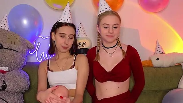 Mimipaws online show from January 2026 08:04:02 PM