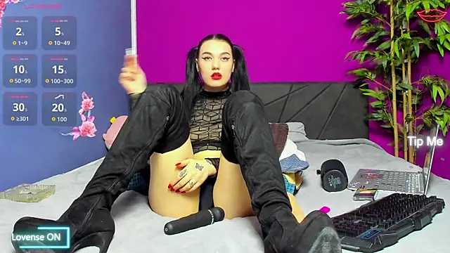 Snapshot of leeahnoirr chatting on January 2026 07:18:02 PM leeahnoirr online show from January 2026 07:18:02 PM