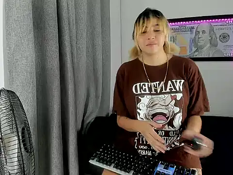 Sandy straw online show from April 2026 11:36:02 AM