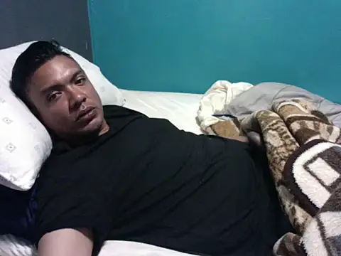 latinomoreno95 online show from February 2026 05:40:01 AM