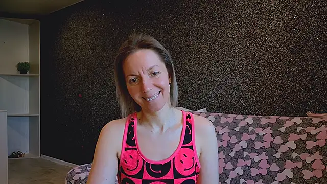 Amanda Luxe online show from March 2026 02:55:02 AM