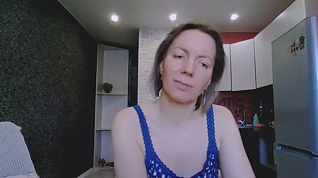 Amanda Luxe online show from February 2026 06:26:01 AM