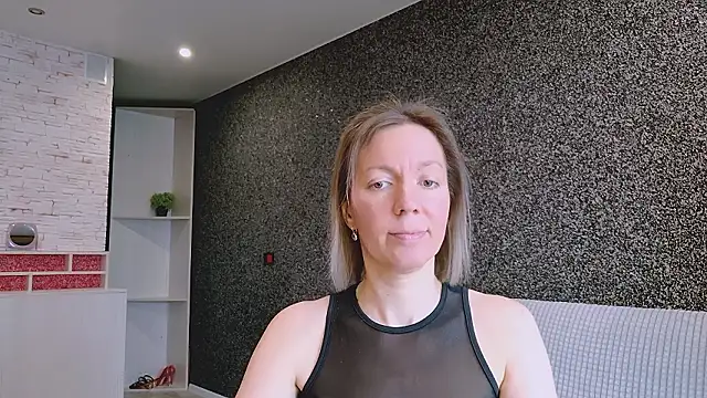 Amanda Luxe online show from March 2026 03:12:02 AM