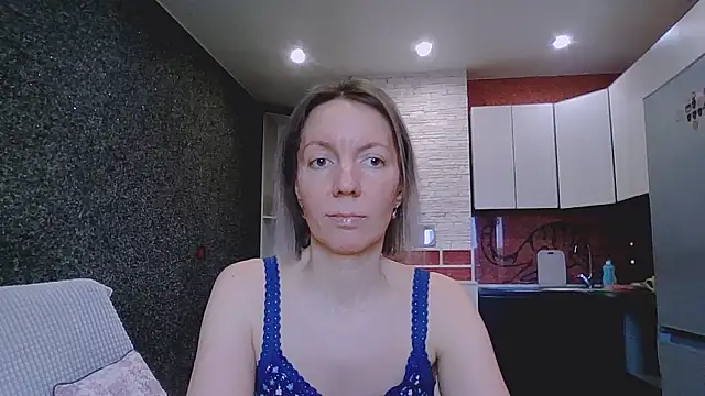 Amanda Luxe online show from February 2026 03:05:01 AM