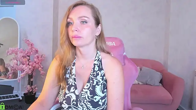 Snapshot of Marie_Hayes chatting on June 2026 01:05:02 AM Marie Hayes online show from June 2026 01:05:02 AM