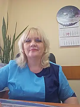 AliceStar333 online show from February 2026 01:00:01 PM