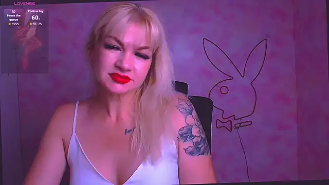 Snapshot of Madonna_Fire chatting on June 2026 11:26:02 AM Madonna Fire online show from June 2026 11:26:02 AM