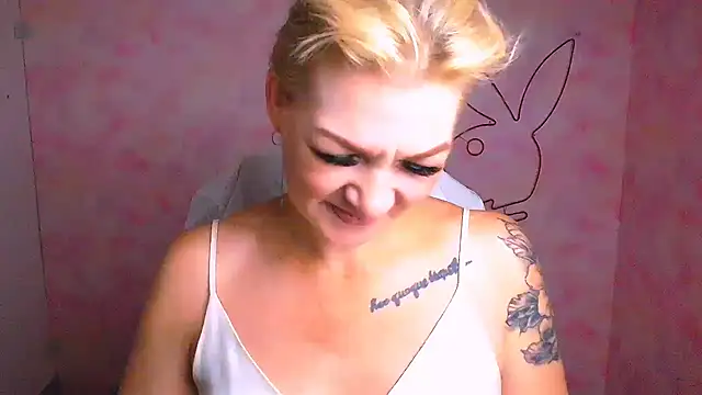 Snapshot of Madonna_Fire chatting on July 2026 05:52:02 AM Madonna Fire online show from July 2026 05:52:02 AM