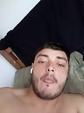 Juninho18c online show from April 2026 01:23:02 PM