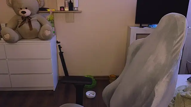 Ol1via online show from March 2026 03:05:01 AM