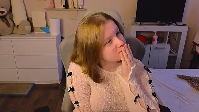 Ol1via online show from April 2026 03:47:01 AM