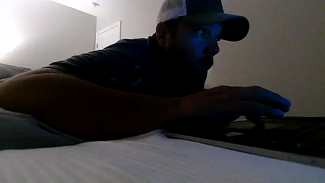 Snapshot of nuttincowboy chatting on May 2026 01:43:02 AM nuttincowboy online show from May 2026 01:43:02 AM
