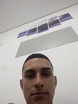 Fefe2805 online show from March 2026 10:30:01 PM