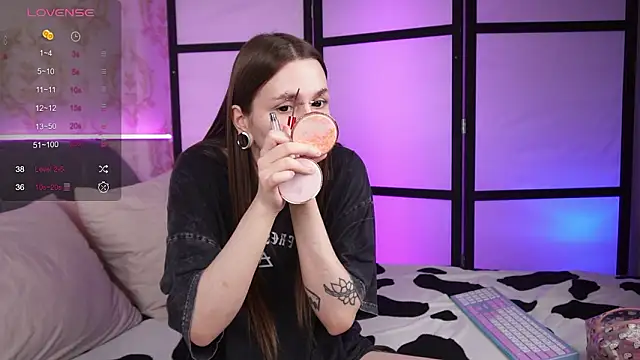 Alice Goth online show from March 2026 09:59:02 AM