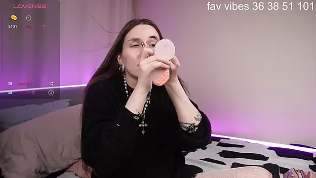 Alice Goth online show from April 2026 05:25:02 AM