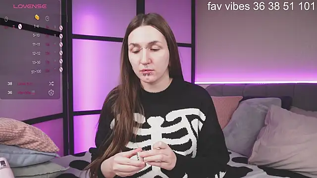 Alice Goth online show from April 2026 12:28:01 AM