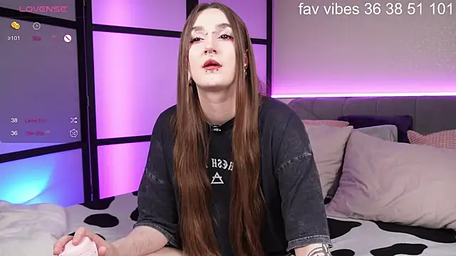 Alice Goth online show from April 2026 04:19:01 AM