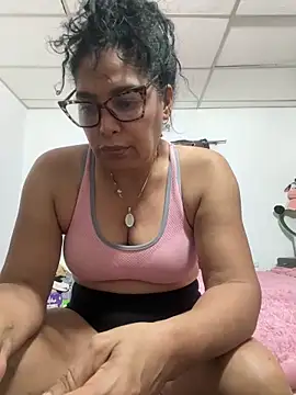 Snapshot of Flabia_Roses chatting on January 2026 01:22:01 AM Flabia Roses online show from January 2026 01:22:01 AM