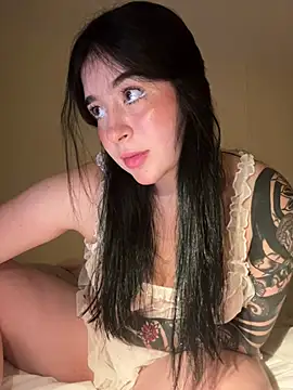evelynrosess1 online show from May 2026 01:32:02 AM
