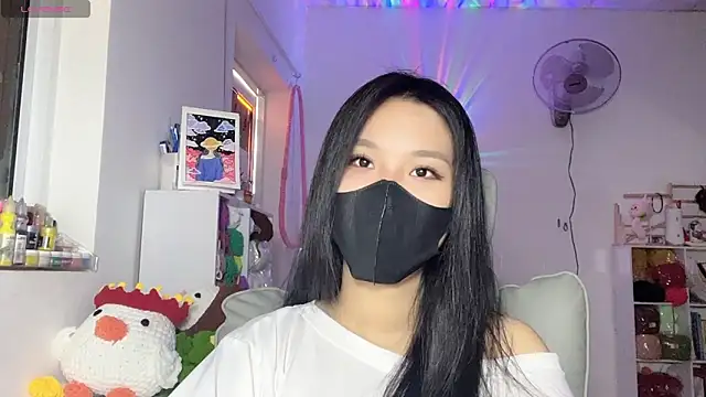 Snapshot of Tieu-May chatting on May 2026 09:45:02 AM Tieu-May online show from May 2026 09:45:02 AM
