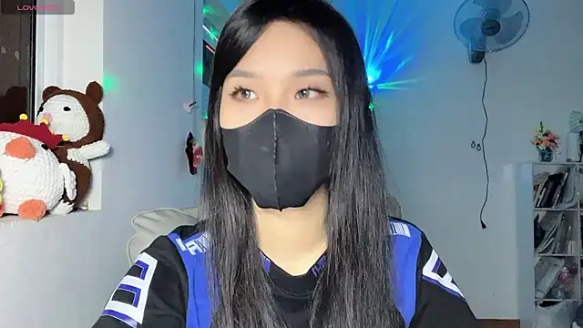 Snapshot of Tieu-May chatting on May 2026 07:58:02 AM Tieu-May online show from May 2026 07:58:02 AM