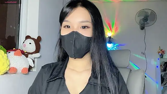 Snapshot of Tieu-May chatting on June 2026 07:52:01 AM Tieu-May online show from June 2026 07:52:01 AM