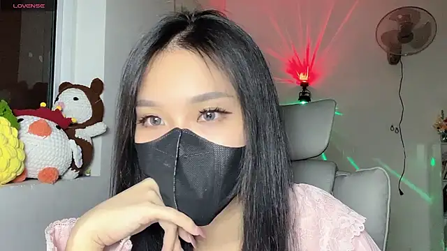 Snapshot of Tieu-May chatting on May 2026 07:47:01 AM Tieu-May online show from May 2026 07:47:01 AM