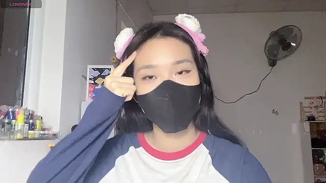 Tieu-May online show from April 2026 08:27:01 AM