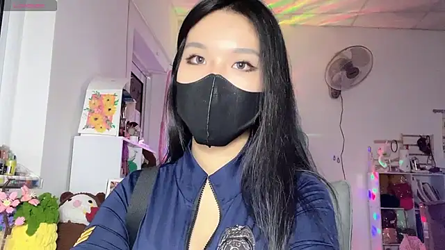 Snapshot of Tieu-May chatting on May 2026 12:09:01 PM Tieu-May online show from May 2026 12:09:01 PM