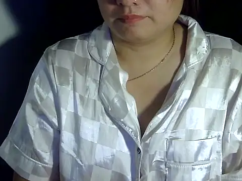 Snapshot of Sarah_no_land chatting on July 2026 03:11:02 PM Sarah no land online show from July 2026 03:11:02 PM