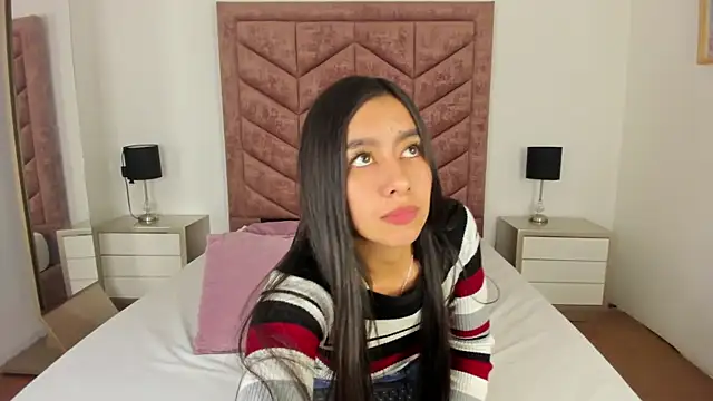 Snapshot of Zara_Cardona chatting on January 2026 11:14:01 AM Zara Cardona online show from January 2026 11:14:01 AM