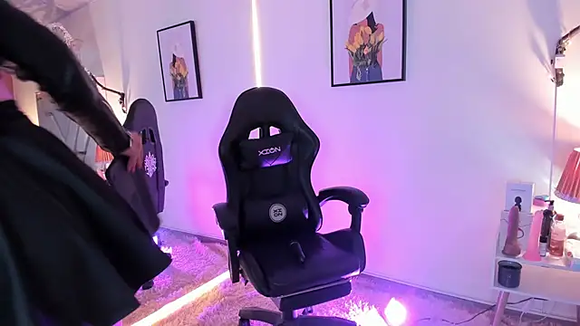 Astrid williams online show from January 2026 02:29:01 AM