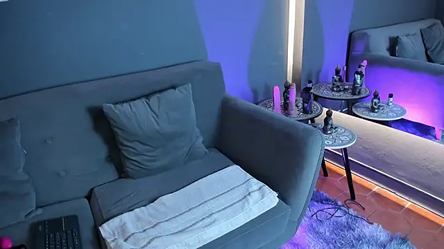 Astrid williams online show from January 2026 03:10:02 AM