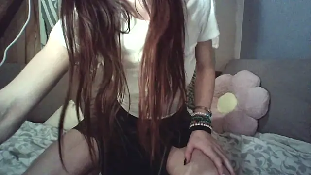 Snapshot of LiliMiel chatting on January 2026 01:58:02 PM LiliMiel online show from January 2026 01:58:02 PM