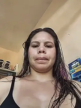 Snapshot of Lara_queenxxx chatting on April 2026 01:17:02 PM Lara queenxxx online show from April 2026 01:17:02 PM