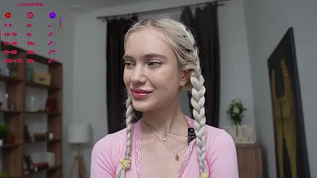 KristalCrowner online show from March 2026 08:43:02 PM