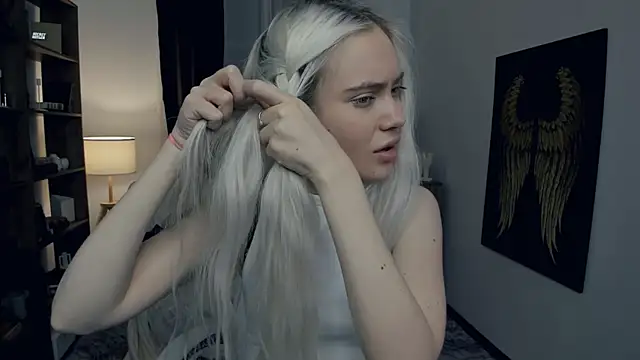 KristalCrowner online show from February 2026 07:09:02 PM