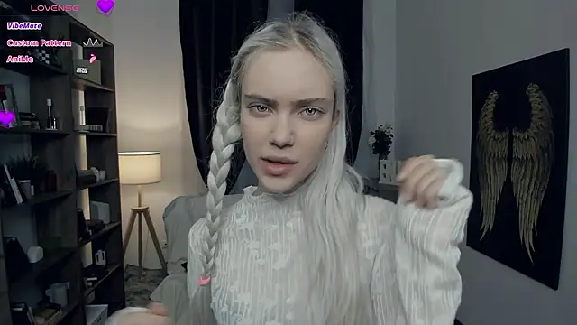 KristalCrowner online show from February 2026 07:33:01 PM