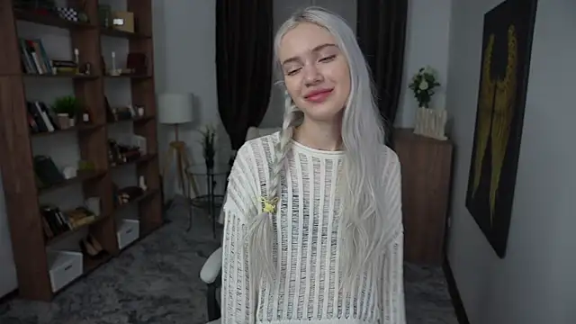 KristalCrowner online show from March 2026 07:39:02 PM