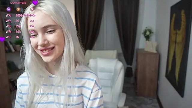 KristalCrowner online show from March 2026 07:31:01 PM