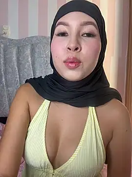 Snapshot of Shann_95 chatting on July 2026 04:28:01 PM Shann 95 online show from July 2026 04:28:01 PM