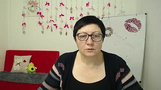 EmilyL0ve online show from April 2026 05:20:01 PM