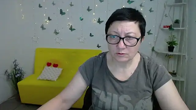 EmilyL0ve online show from March 2026 06:20:01 PM