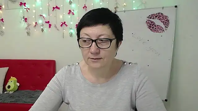 EmilyL0ve online show from April 2026 05:19:02 AM