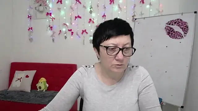 EmilyL0ve online show from April 2026 05:14:01 PM
