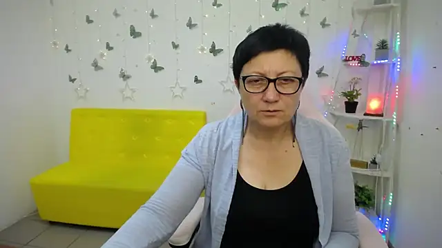 EmilyL0ve online show from May 2026 05:08:01 PM