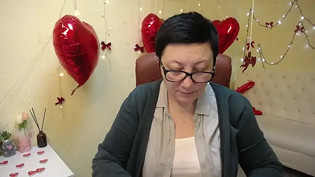 EmilyL0ve online show from February 2026 08:48:02 PM