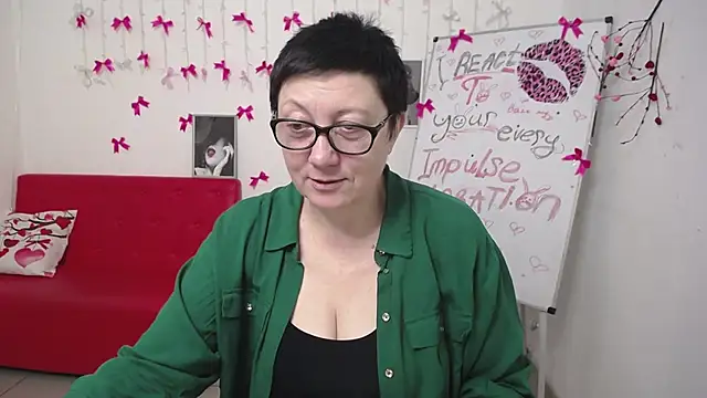 EmilyL0ve online show from March 2026 06:21:02 PM