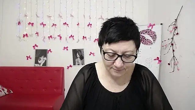 EmilyL0ve online show from February 2026 06:16:01 AM