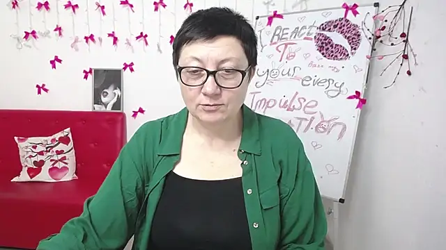 EmilyL0ve online show from March 2026 06:19:01 AM